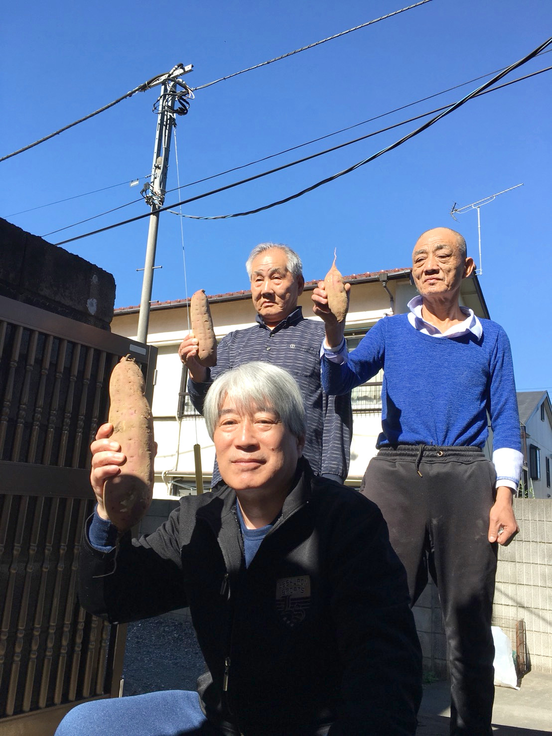 「男三人、秋の空。」